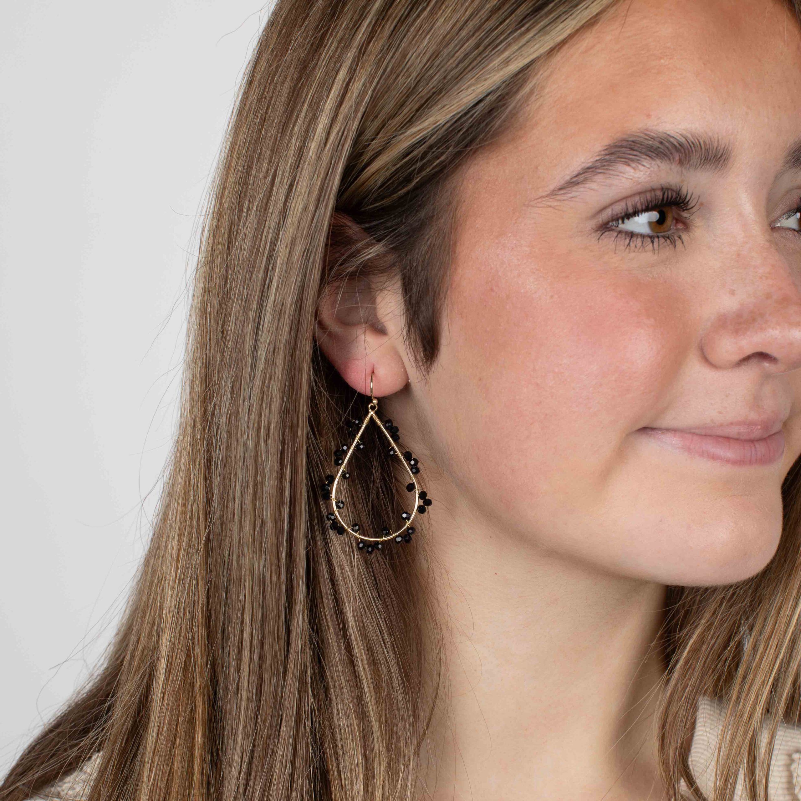 Effortless Style: How to Elevate Your Look with the Perfect Earrings