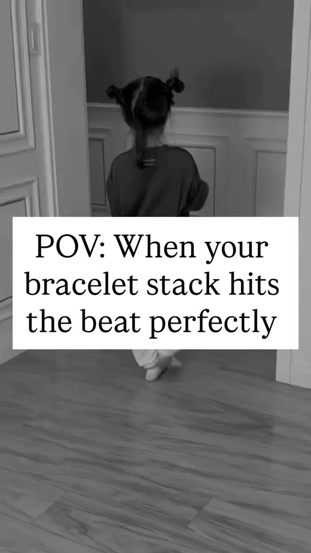 When your jewelry has better rhythm than you do. 👏✨
Bracelet stacks aren’t just accessories—they’re percussion instruments. #peacockspretties #jbloom #peacocksprettys #jbloomdesigns #jewelrystyle #bracelet lets