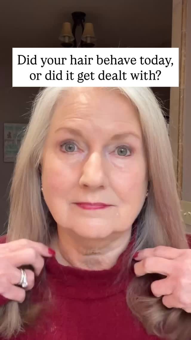 If my hair behaves, I let it live free.
If it doesn’t… consequences were issued 😄

Flexi Clip for the win.
👉 Hair behaved or hair got dealt with?